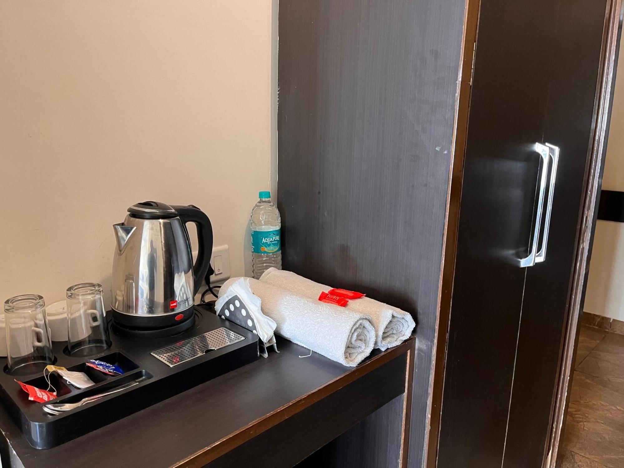 Hotel Jb Residency !! Luxurious & Royal Balcony Rooms !! Large Rooms Zirakpur 外观 照片